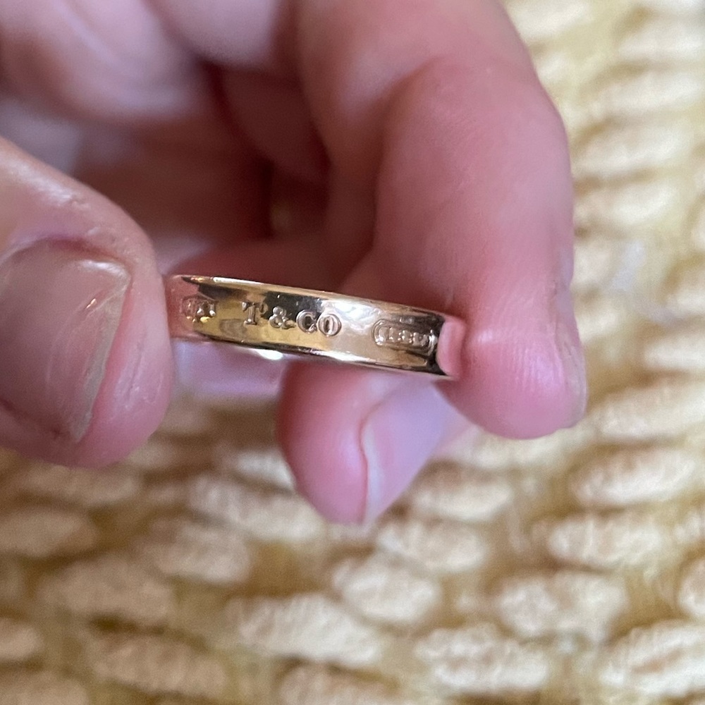 Tiffany & Co Rose Gold Ring. sz 6